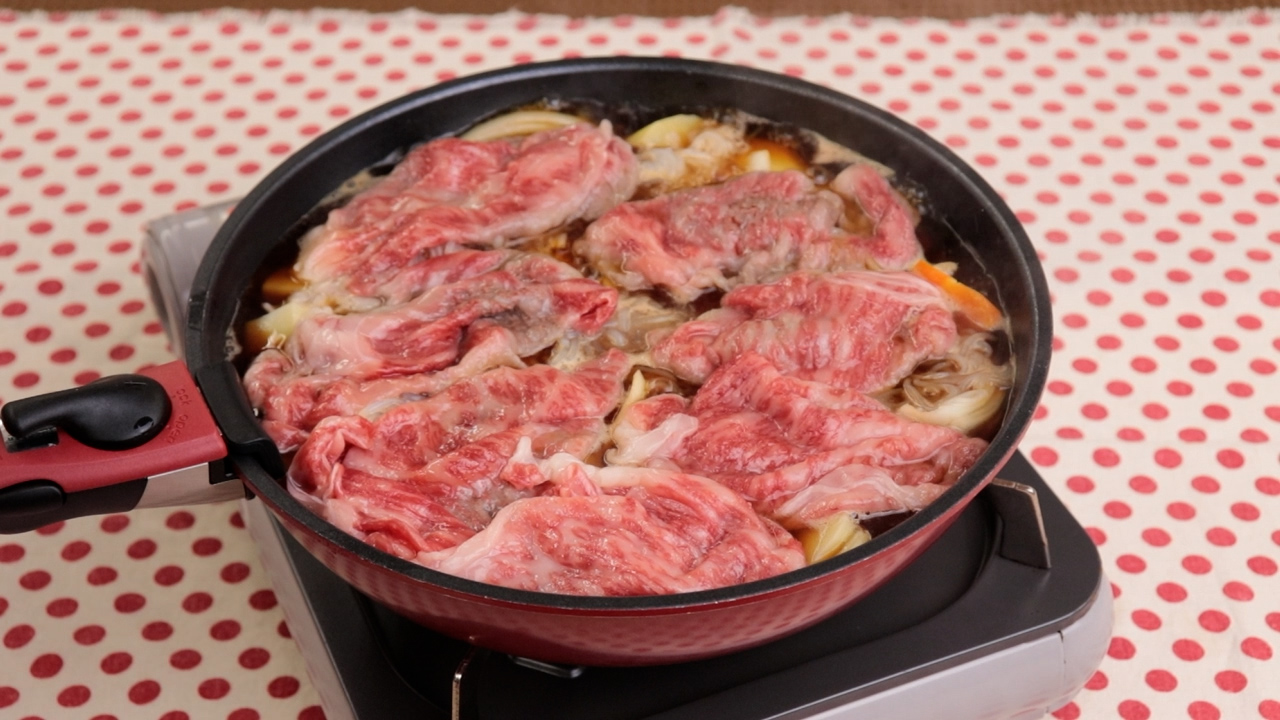 牛肉広げて入れる.MP4.00_01_29_26.静止画001
